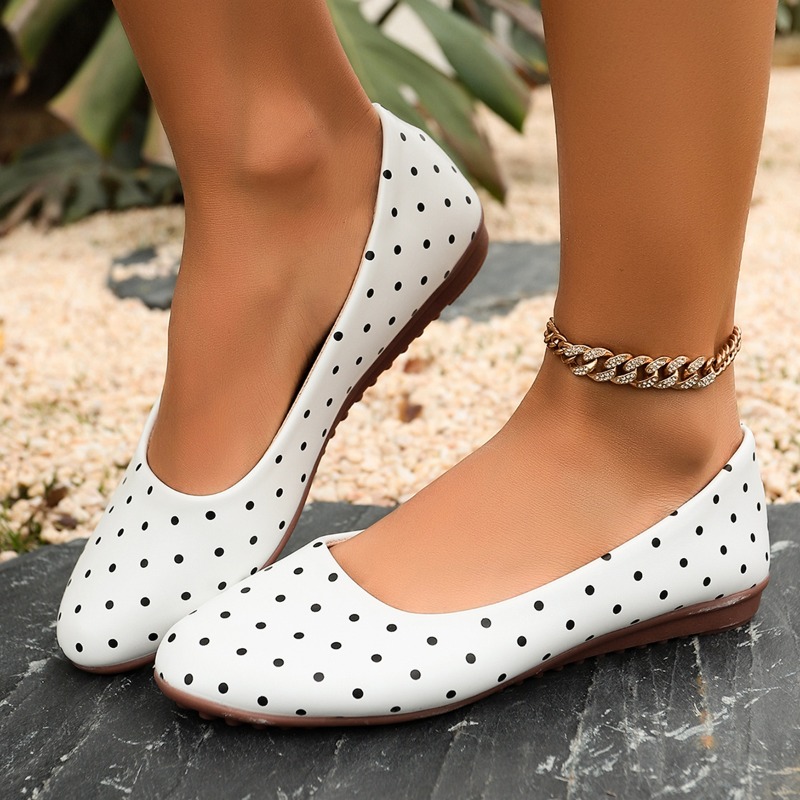 Women'S Fashion Walking Shoes - Bayan Beyaz Puantiyeli Yuvarlak Burunlu 1.5CM