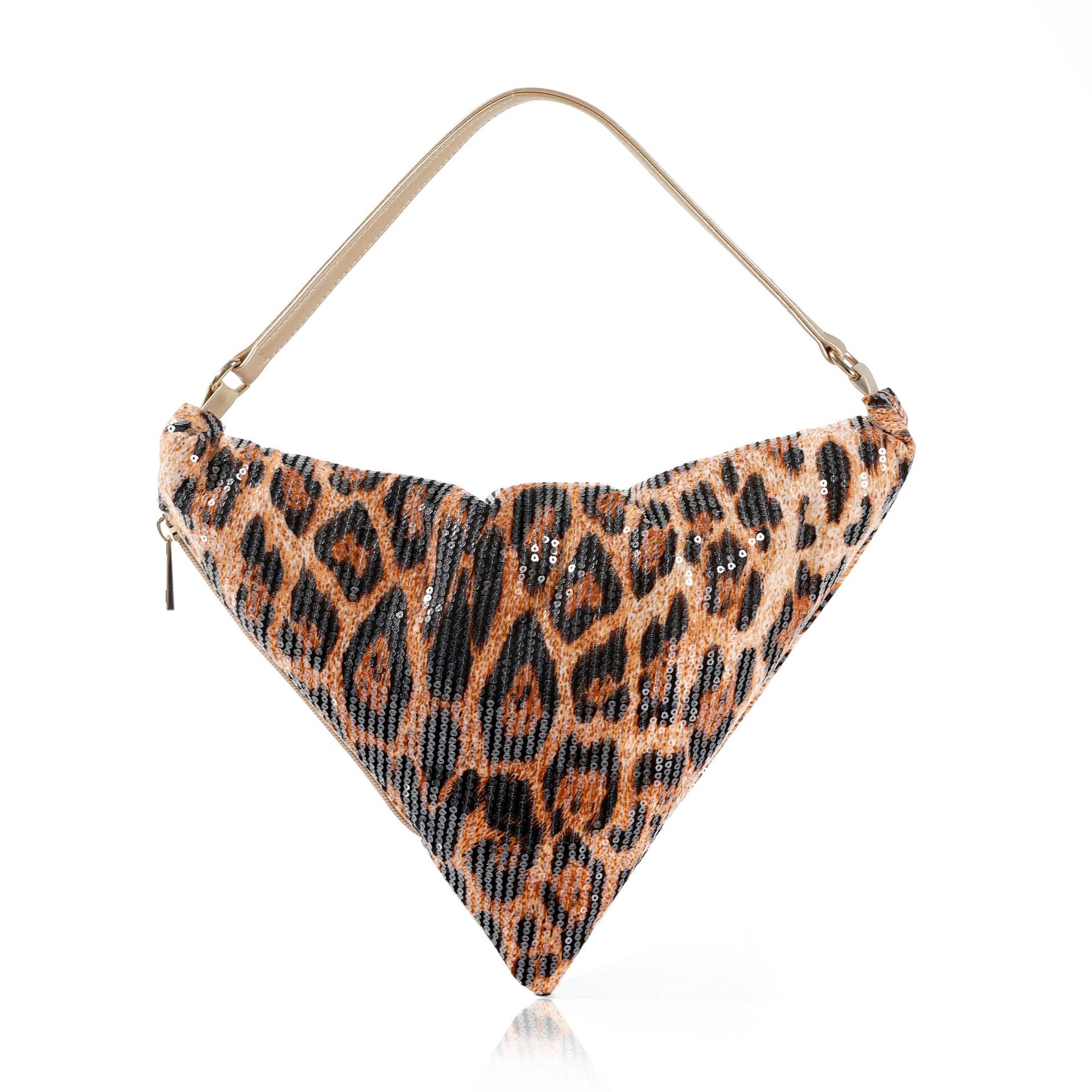 Women'S Fashion Trends Spring 2026 - Leopar desenli hilal çanta omuz askılı