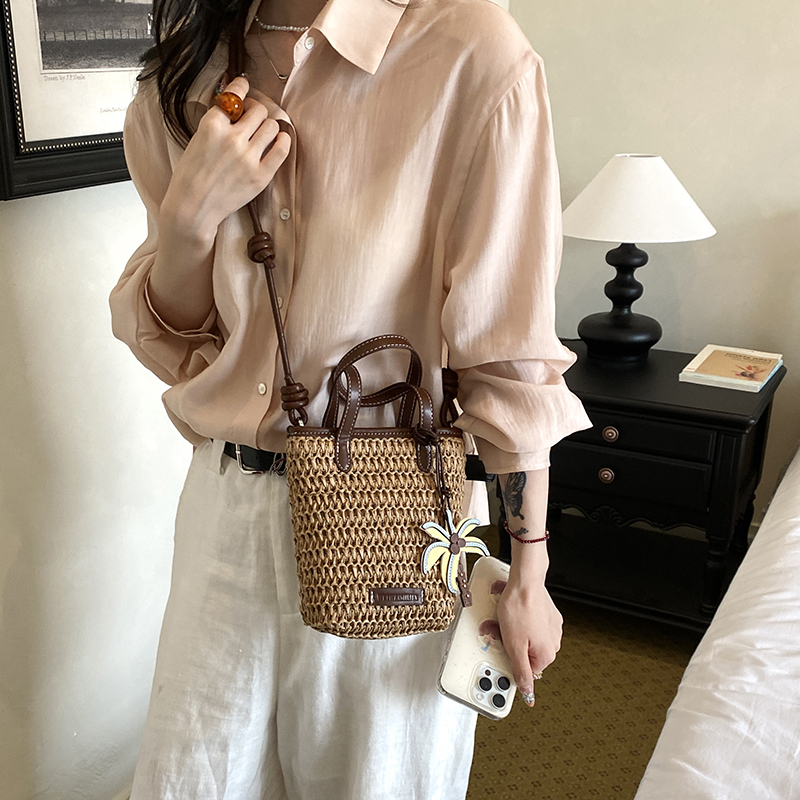 Kadın Mini Hasır Dokuma Kova Ç - Women'S Fashion Trends Spring 2026 incelemesi ve fiyatı