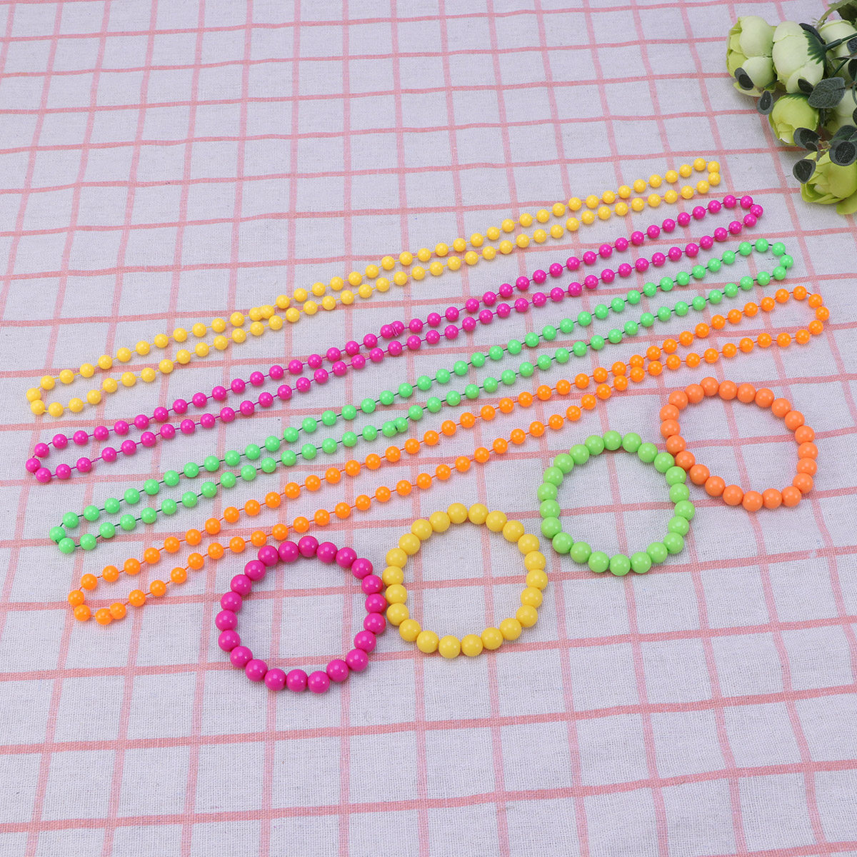 4 Adet Plastik Boncuklu Kolye  - Women'S Fashion Of The 70S incelemesi ve fiyatı